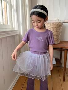 DAZY Conjunto de camiseta con estampado de lazo y pantalones con parches de malla para niña - Morado - Ver 1