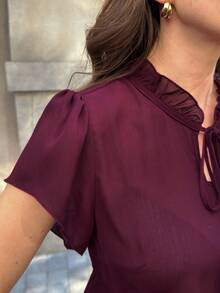 Solivie 女士新款时尚优雅荷叶边撞色印花衬衫，适合日常穿着、通勤及各种场合，夏季度假外出上衣，优雅系带衬衫，商务休闲上衣 - 紫色 - 查看 5