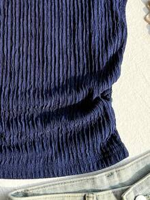 SHEIN Áo trễ vai xếp ly màu xanh hải quân cho bé gái tuổi teen, thiết kế không tay xếp ly có họa tiết, chất liệu mềm mại, phù hợp cho mùa hè, kiểu trễ vai + chất liệu có họa tiết độc đáo phù hợp cho trang phục thường ngày, không bó sát, dễ phối đồ và tạo nên vẻ ngoài nữ tính dịu dàng. - Xanh đậm - Xem 4