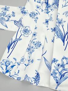 GlowEve Una señora teje una elegante y de moda camisa de verano - Azul - Ver 5