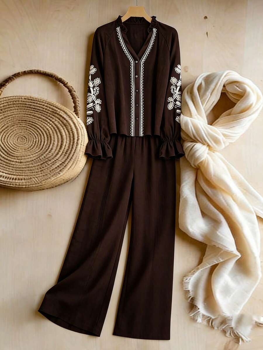 Chiquease 女士时尚休闲宽松荷叶边V领刺绣上衣和阔腿裤两件套，长袖，秋季 - 棕色 - 查看 1