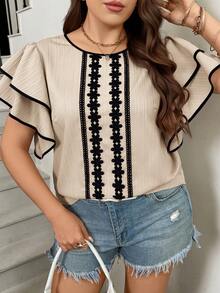 SHEIN LUNE 女士加大码圆领贴花休闲百搭日常荷叶袖衬衫，适合嘉年华派对、海滩、情人节、西部风情等场合，优雅女式上衣，夏季带袖上衣，女士休闲蝴蝶袖上衣 - 杏色 - 查看 4