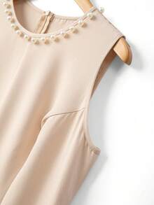 GlowEve CURVE 大码女装两件套：优雅黑色撞色珍珠串珠饰边V领长袖开衫外套和圆领珍珠装饰长裙，适合秋冬季休闲、工作和派对场合。 - 卡其色 - 查看 6