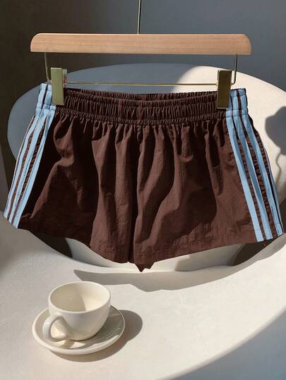 Comfortcana กางเกงขาสั้นเอวยางยืดพิมพ์ลายทางบล็อกสีสำหรับเล่นกีฬาฤดูร้อนไซส์ใหญ่