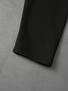 PAVTROS 男士舒适插肩袖圆领长袖撞色T恤，饰有刺绣贴片和热转印印花，时尚百搭，适合度假、聚会、日常约会、休闲办公、运动等场合，可单穿或搭配休闲服饰，山本耀司畅销款T恤，自用或送礼皆宜。 - 黑與白 - 查看 5