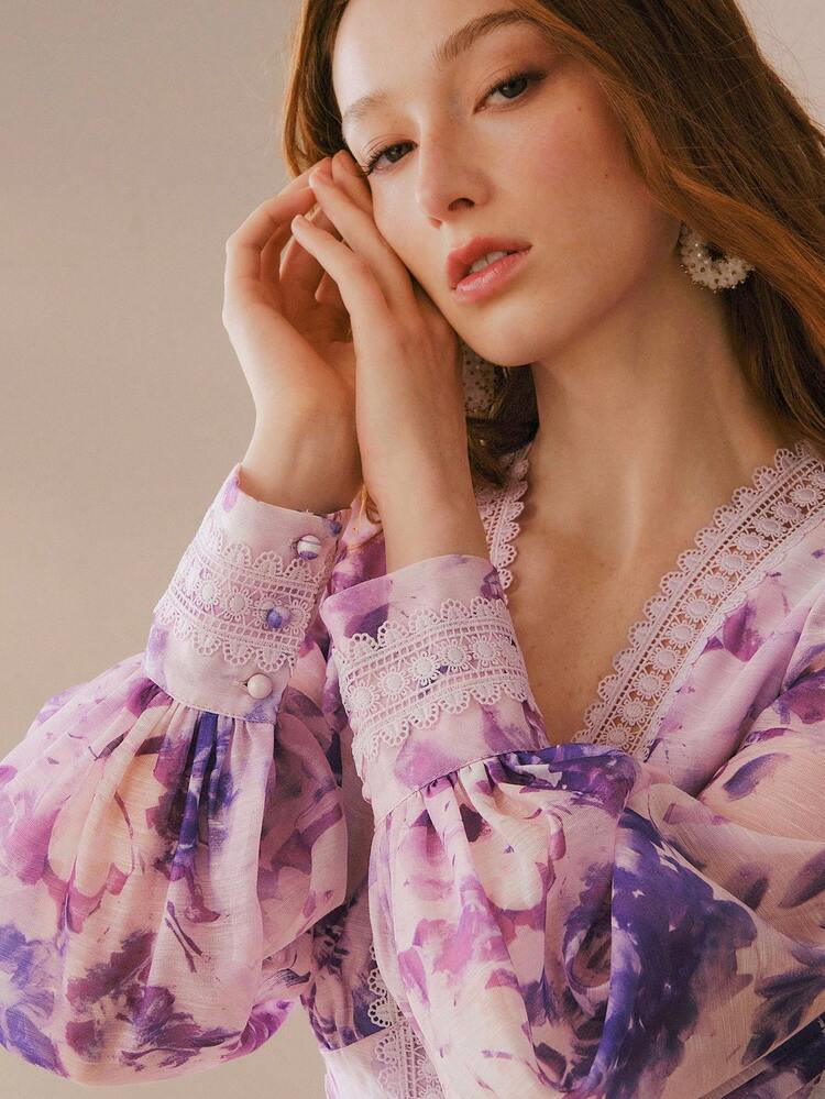 Damen Kleid mit floraler Patchwork-Taille und V-Ausschnitt