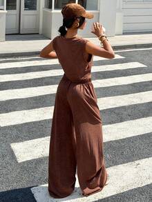 SHEIN EZwear 春夏新款休闲套装，适合外出、日常穿着、派对、音乐节、返校、毕业典礼、度假、居家、街头风、运动等多种场合，可单穿或叠穿，做旧印花，长袖露脐上衣搭配宽松长裤，刺绣英文文字，宽松版型，咖啡色，大码两件套 - 鏽棕色 - 查看 2