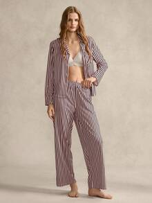 SHEIN 女士睡衣套装，采用柔和的粉色和沉稳的黑色竖条纹图案，翻领纽扣前襟设计，带口袋，既保留了睡衣的舒适感，又以经典的条纹元素提升了时尚感，视觉上还能显瘦。 - 彩色 - 查看 5