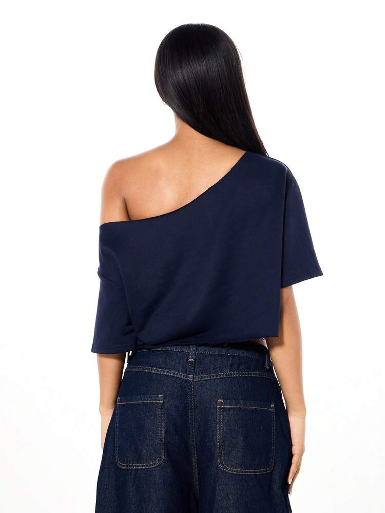 SUMWON WOMEN Off Shoulder Cropped Script Print Top