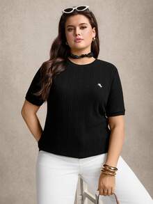 Zelara T-shirt rond casual et sport pour femmes grandes tailles, avec broderie chevalier, manches courtes, élégant - Noir - Voir 8