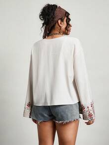 SHEIN LUNE 大码女装时尚落肩印花系带长袖夏季上衣，适合派对、购物、与朋友午餐或日常穿着。波西米亚风西部牛仔女式衬衫 - 彩色 - 查看 5