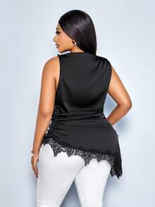 SOLERSUN 女士简约优雅高领黑色蕾丝边拼接不对称下摆无袖时尚缎面衬衫 - 黑色 - 查看 4