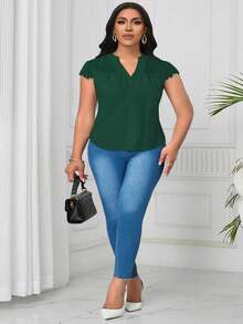 SHEIN Clasi 大码撞色蕾丝V领纹理面料衬衫 - 橄欖綠 - 查看 6