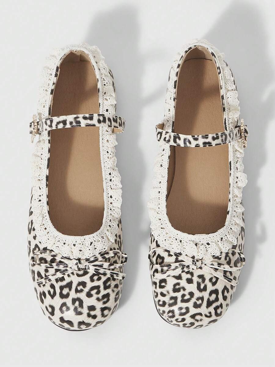 ROMWE Kawaii Women's Fashionable & Sweet Lace Trim Bow Decor Flats For Christmas - White leopard print - View 1