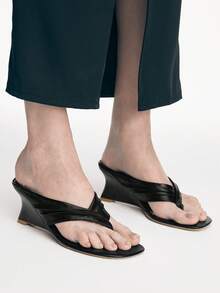 Mnmlis 女士交叉绑带露趾坡跟凉鞋，亮黑色皮革，简约优雅风格，适合夏季户外活动、通勤、购物、约会、休闲穿着，舒适增高 - 黑色 - 查看 3