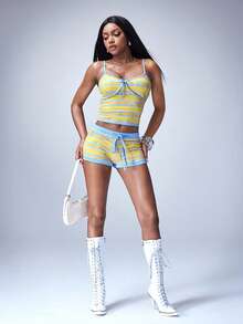 Shutterstock Y2Kool 休闲性感都市时尚极简主义Y2K条纹航海风印花露脐背心，适合日常穿着、旅行、度假、约会、派对、海滩、航海日、节日、情人节、春夏、婚礼宾客、音乐节、音乐人、夜店等场合。 - 彩色 - 查看 8