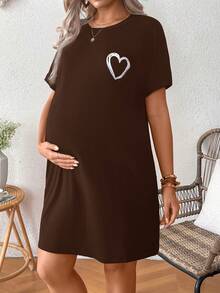 SHEIN Maternity Heart Print Simple Daily Short Sleeve Dress - Coffee Brown - View 5