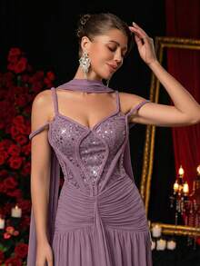 优雅、浪漫、时尚的灰蓝色弹力网纱亮片拼接连衣裙，鱼骨造型，挂脖荷叶边，鱼尾裙摆，拖地设计，适合网红、假日、度假、生日派对、婚礼、正式晚宴等场合。 - 藕粉色 - 查看 5