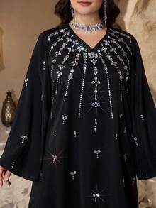 Al Najma Vestido holgado con cuello en V, manga larga y adornos de strass, de tela brillante y cómoda, adecuado para mujeres de talla grande - Negro - Ver 4
