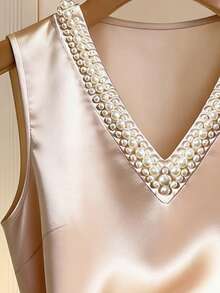 Franclia 优雅V领珍珠装饰无袖T恤，适合夏季女士穿着，也适合上下班通勤。 - 米色 - 查看 3