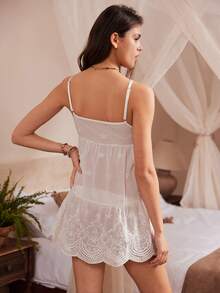 Lullawish 白色蕾丝蝴蝶结波西米亚浪漫舒适吊带连衣裙，适合度假、音乐节、女士睡衣 - 白色 - 查看 2