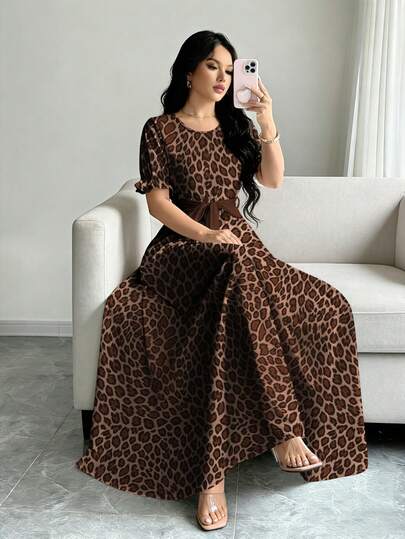 Modelyn 女士复古豹纹深咖啡色长连衣裙，时尚圆领短泡泡袖设计，配腰带，优雅夏季连衣裙