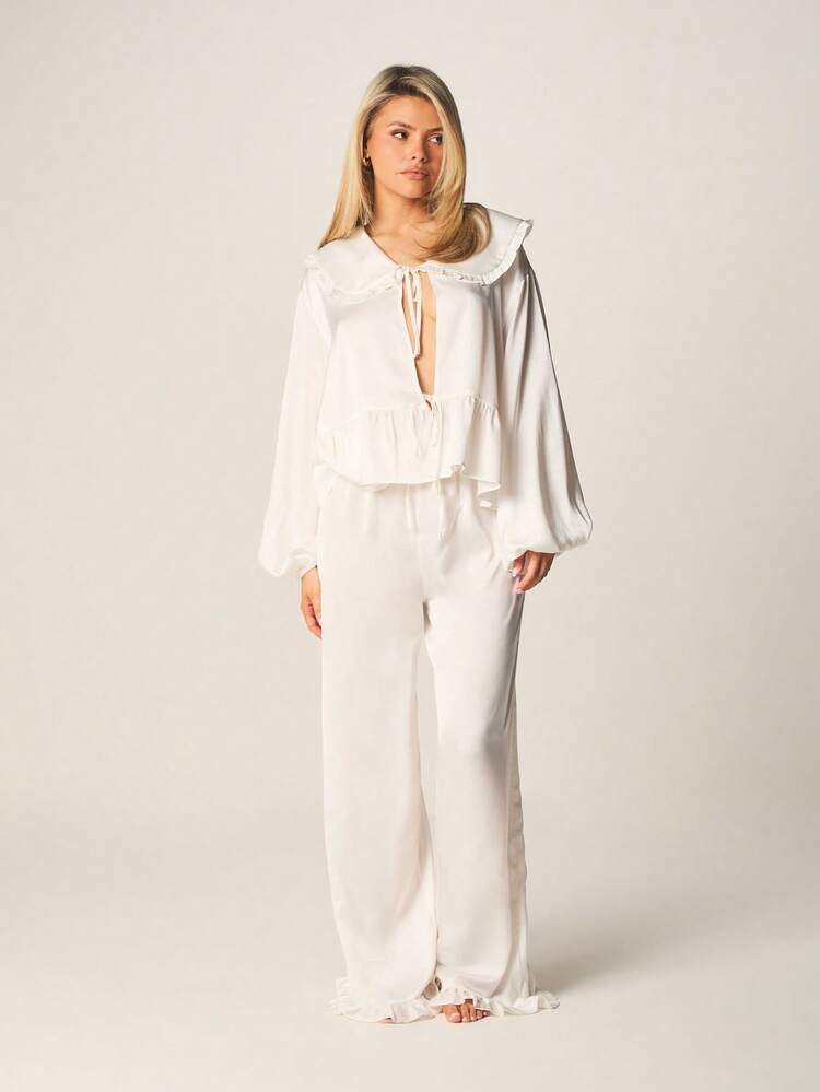MISSGUIDED Ensemble de détente femme avec blouse à volants à manches longues et col lavallière et pantalon palazzo à jambes larges. Confort douillet.