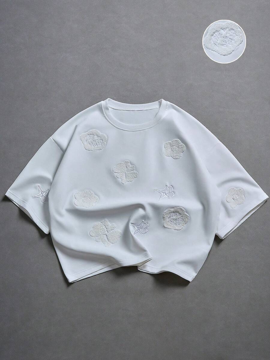 Manfinity Roghcode 男士刺绣毛巾,饰有星星、四叶草、花卉和英式图案T恤,适合情人节、春夏、送给男友、狂欢节、复古、街头服饰、派对、圣帕特里克节、外出等场合。 - 白色 - 查看 1