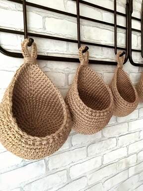 1pc Hand-Woven Wall Hanging Basket, Natural Linen Storage Basket, Bohemian Style, Creative Wall Hanging Storage Bag, Teardrop Shape, Garden Plant Pot Container, Can Store Fruits, Vegetables, Garlic And Onions, Flowers, Kitchen Decoration, Garden Decoration, Suitable For Home Living Room And Kitchen Decoration, With A Natural Feel, Craft Basket, Wedding Gift Decoration Basket.