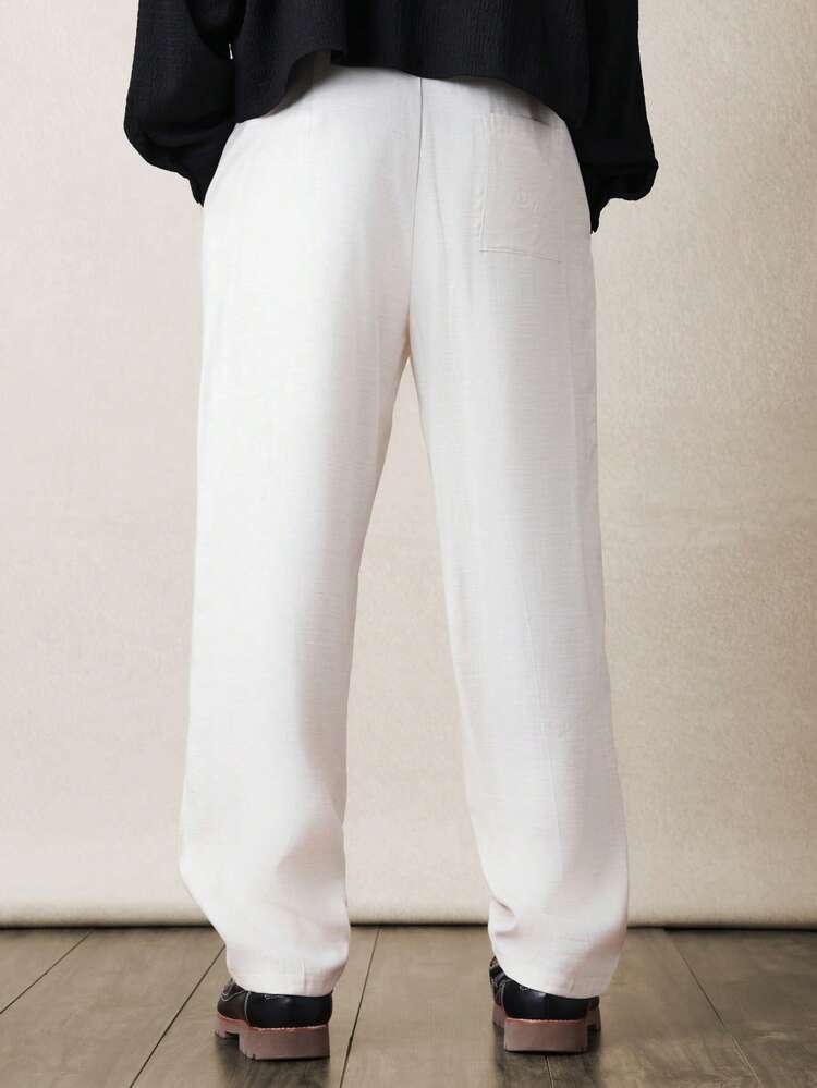 Schmal geschnittene Freizeithose in Leinenoptik