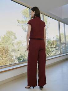 Nöista Jacquard Two Pieces Set Features A Textured Fabric In Burgundy, Chinese Buttons, Paired With Wide-Leg Pants Medium Rise. - Burgundy - View 2