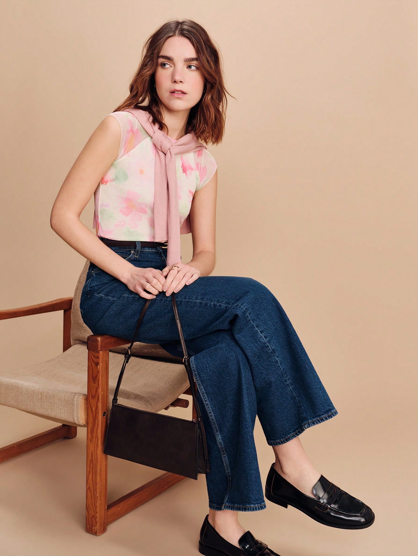 T-shirt en maille blanche avec imprimé floral rose et manches raglan, printemps été