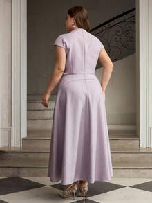 ZEYLAH 镶钻纽扣优雅短袖收腰中长连衣裙 - 淡紫色 - 查看 3