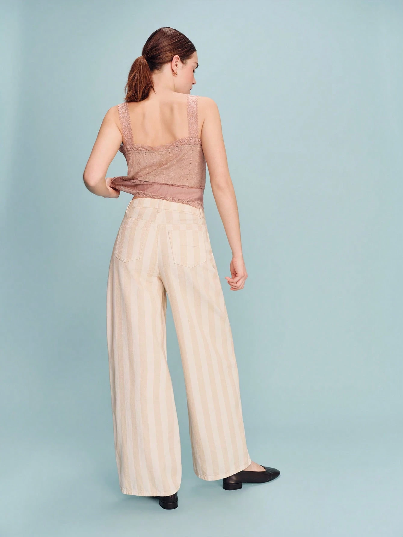 Dusty Pink Cropped Camisole With V-Neckline, Front Buttons, And Delicate Lace Detailing Spring Summer Vacation French Style Parisian Style