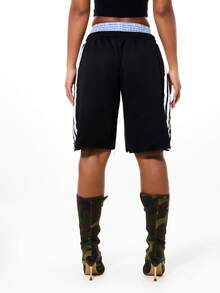 SUMWON WOMEN SUMWON 女款宽松针织平角短裤，弹性腰带，侧边饰有休闲条纹，穿着舒适休闲。 - 黑色 - 查看 2