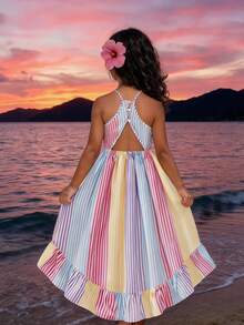 Sparklyn 时尚无袖连衣裙，专为少女设计！采用撞色条纹马卡龙图案，露背吊带设计，多层荷叶边裙摆，配有同款迷你斜挎包，清新时尚，适合外出或日常穿着，散发积极能量。 - 彩色 - 查看 9