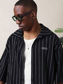 Conjunto de dos piezas SUMWON con camisa de manga corta con botones a rayas negras y pantalones rectos a juego con cuello y bolsillos laterales para un estilo casual de verano liso - Negro - Ver 6