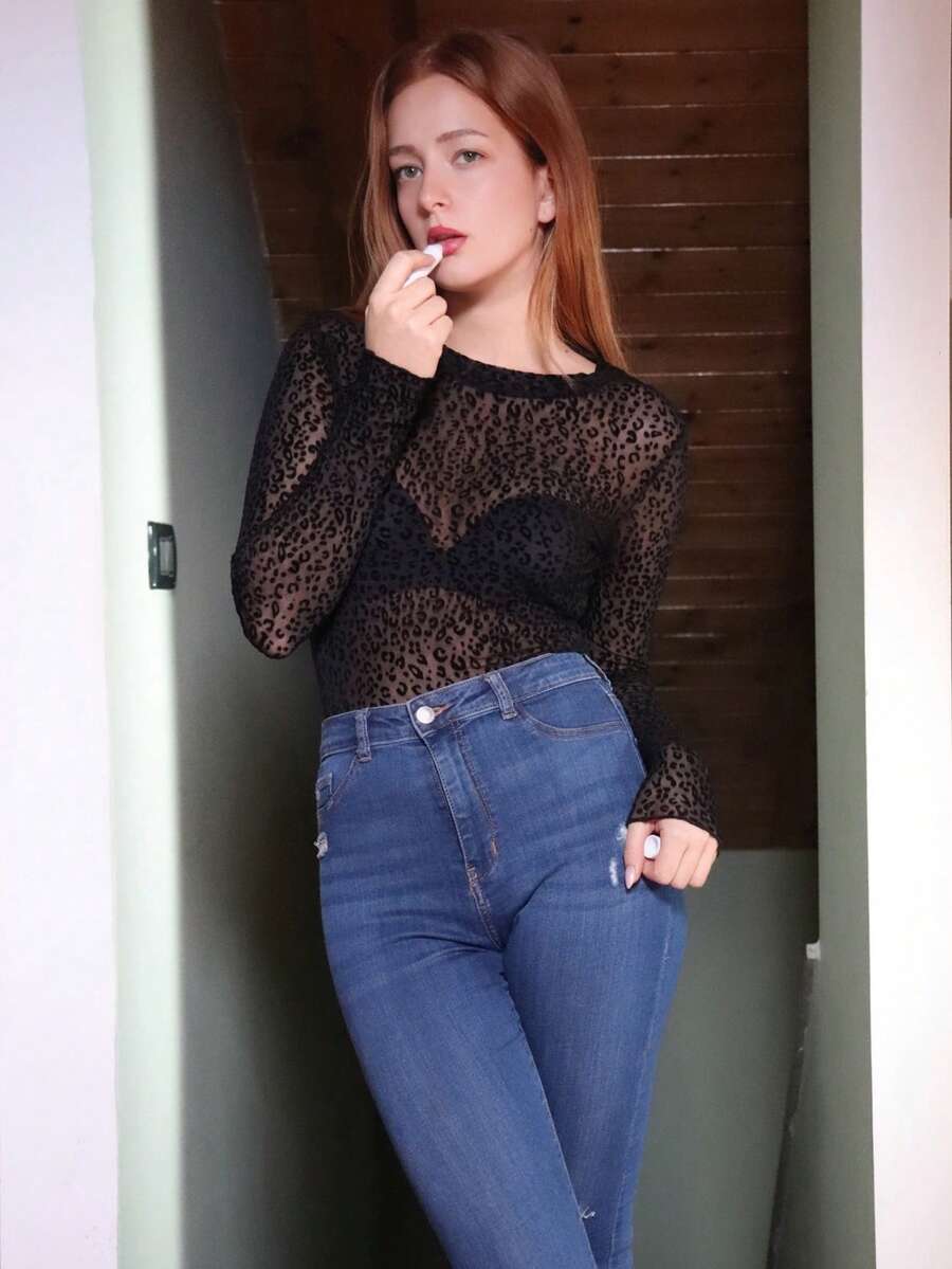 SILVIA DI SANTO Blouse ajustée sexy à manches longues, col rond, en maille imprimé léopard pour femmes - Noir - Voir 1