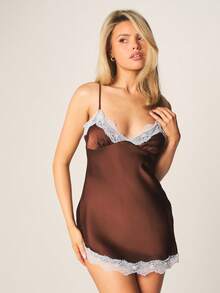 MISSGUIDED 蕾丝边缎面吊带睡裙，V领设计，可调节肩带，睡袍式睡衣，情人节礼物 - 棕色 - 查看 1