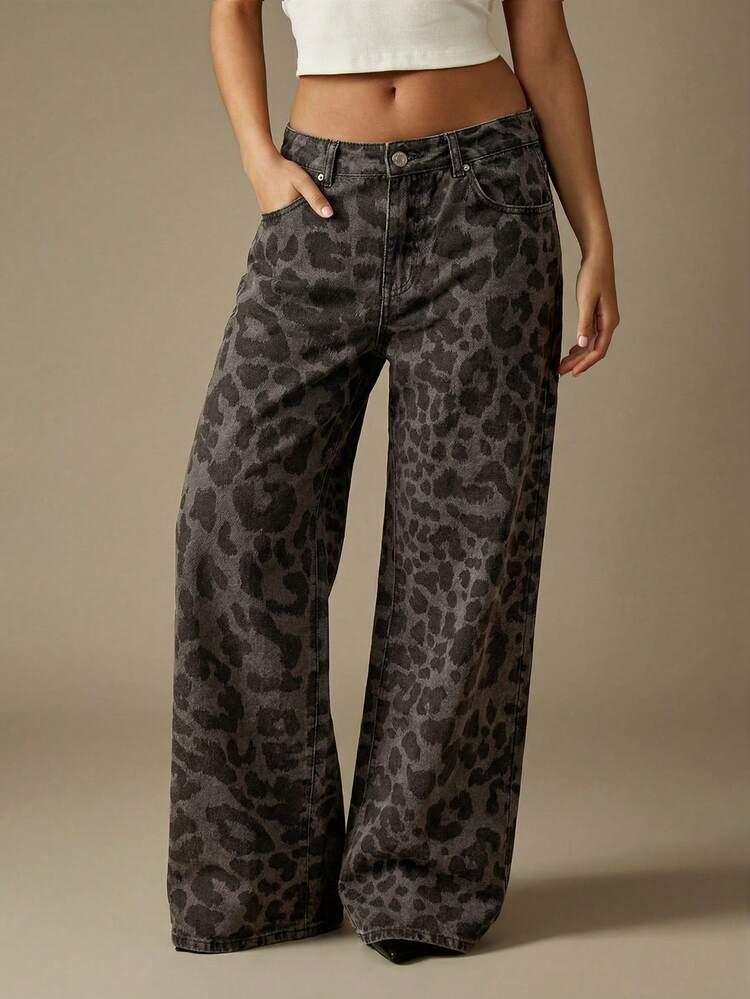 MISSGUIDED Mid Rise Baggy Leopard Print Denim Wide Leg Jeans For Casual Everyday Streetwear Fashion
