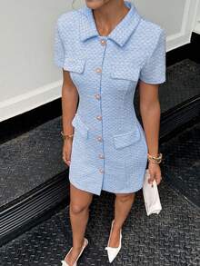 Siren Gaze 秋季必备女式格子短袖单排扣优雅迷你连衣裙 | 2025 新款秋装，返校季及教师装 | 复古学院风，正面金属纽扣点缀，适合日常通勤、办公室及秋季的必备学院风连衣裙，夏季工作连衣裙，翻领连衣裙，浅蓝色女式纽扣连衣裙，浅蓝色连衣裙，粗花呢连衣裙，女士夏季穿搭，时尚穿搭，复古穿搭，女士工作连衣裙 - 藍色 - 查看 6