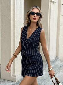 Serisse 女士条纹单排扣背心短裤套装，女士休闲无袖短款马甲短裤套装，春夏款，适合日常穿着，简约时尚休闲日常吊带背心搭配实用口袋短裤套装，绉绸纹理微弹面料，优雅时尚，适合通勤，秋冬法式度假风穿搭 - 藏蓝色 - 查看 1