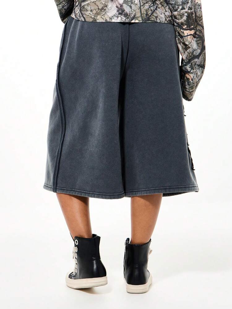 SUMWON WOMEN Wide Leg Star Embroidered Denim Shorts