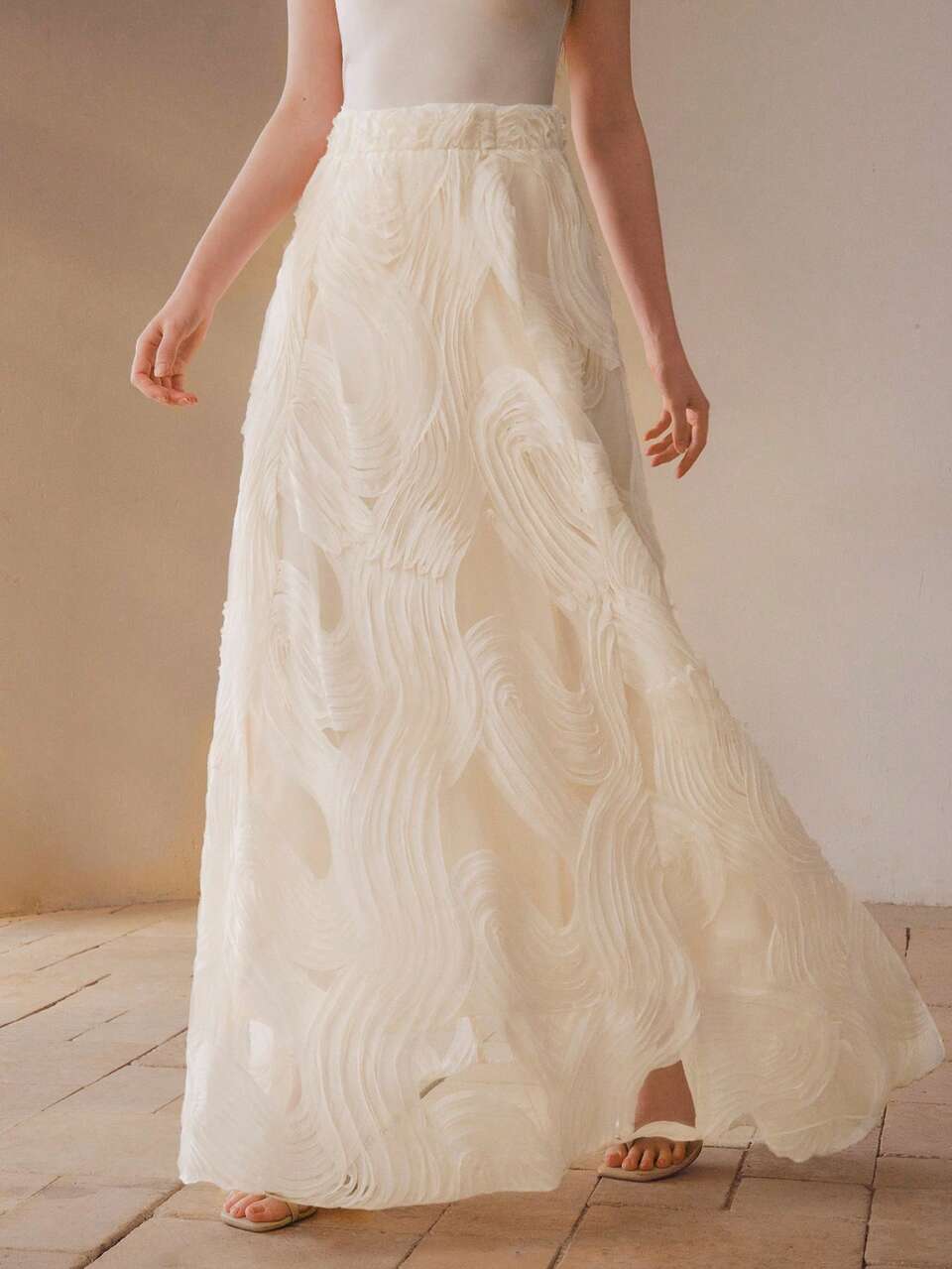 WOMEN'S ROMANTIC TEXTURED MESH JACQUARD SKIRT
