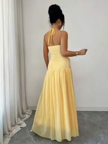 Rafferiza 女士优雅度假风3D立体花卉露背系带连衣裙，适合约会和夏季穿着 - 淡黃色 - 查看 2