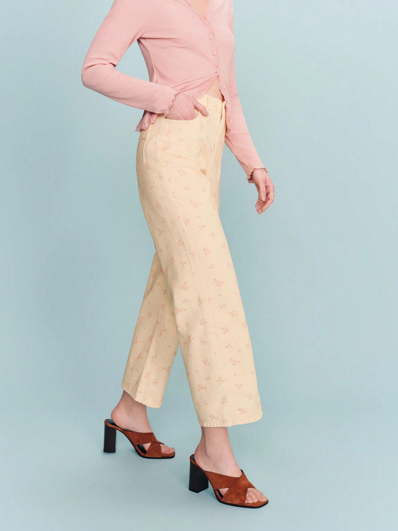 Pantalon taille haute à imprimé floral beige avec détails contrastants jaunes, printemps-été