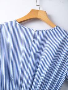 Franclia Women's Spring/Summer Pleated Round Neck Tulip Sleeve With Waist Metal Belt Waist A Lined Casual 2026 New Long Dress,Summer Holiday Outfits Dress,Spring Outfit Women Dress,Beach Dress,Long Party Dresses,Going Out Elegant Commuter/Vacation Casual Graduation Elegant Fashion Casual Commuter Business Office Daily Casual Versatile Stylish Urban Formal Primavera A Estate Blue Summer Elegant Dress French Style Dress Elegant Midi Dress Blue And White Striped Dress Dusty Blue Elegant Dress Picnic Dress - Blue and White - View 6