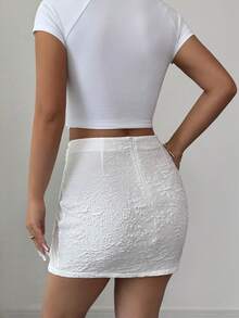 SHEIN Elenzya 女士性感温柔白色纹理花卉高腰褶裥修身迷你A字裙，夏季 - 白色 - 查看 2