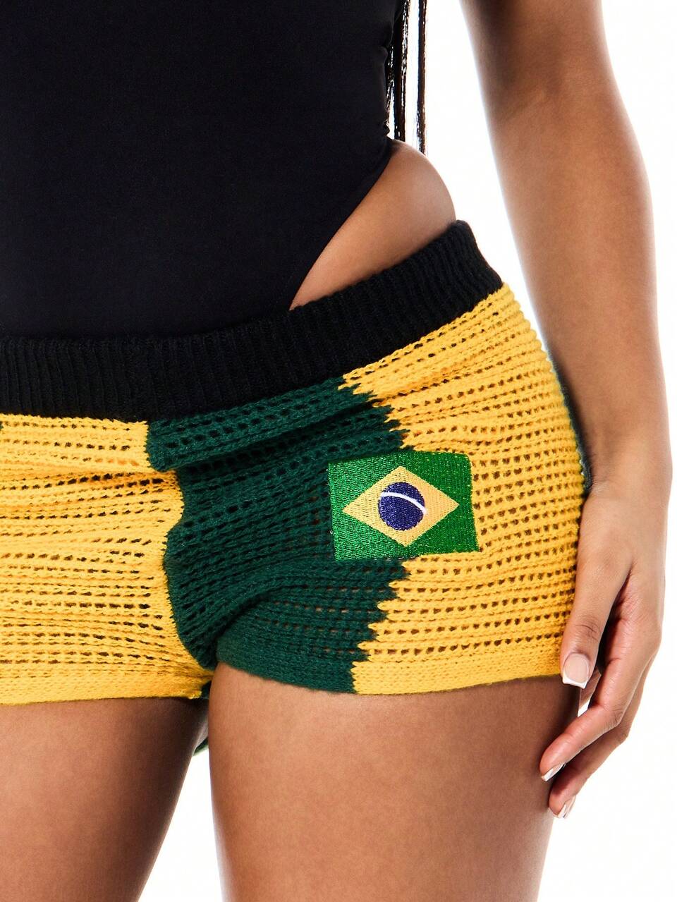 SUMWON Pantalones cortos de punto con inspiración en la bandera de Brasil, con emblema de la bandera y cintura acanalada para usar como aficionado de la Copa del Mundo y festivales