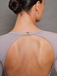 Activina 时尚性感纯色露背短款运动T恤 - 灰色 - 查看 6